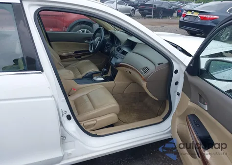 2010 Honda Accord 2.4 Ex-L из США, поврежденный, VIN 1HGCP2F86AA093203